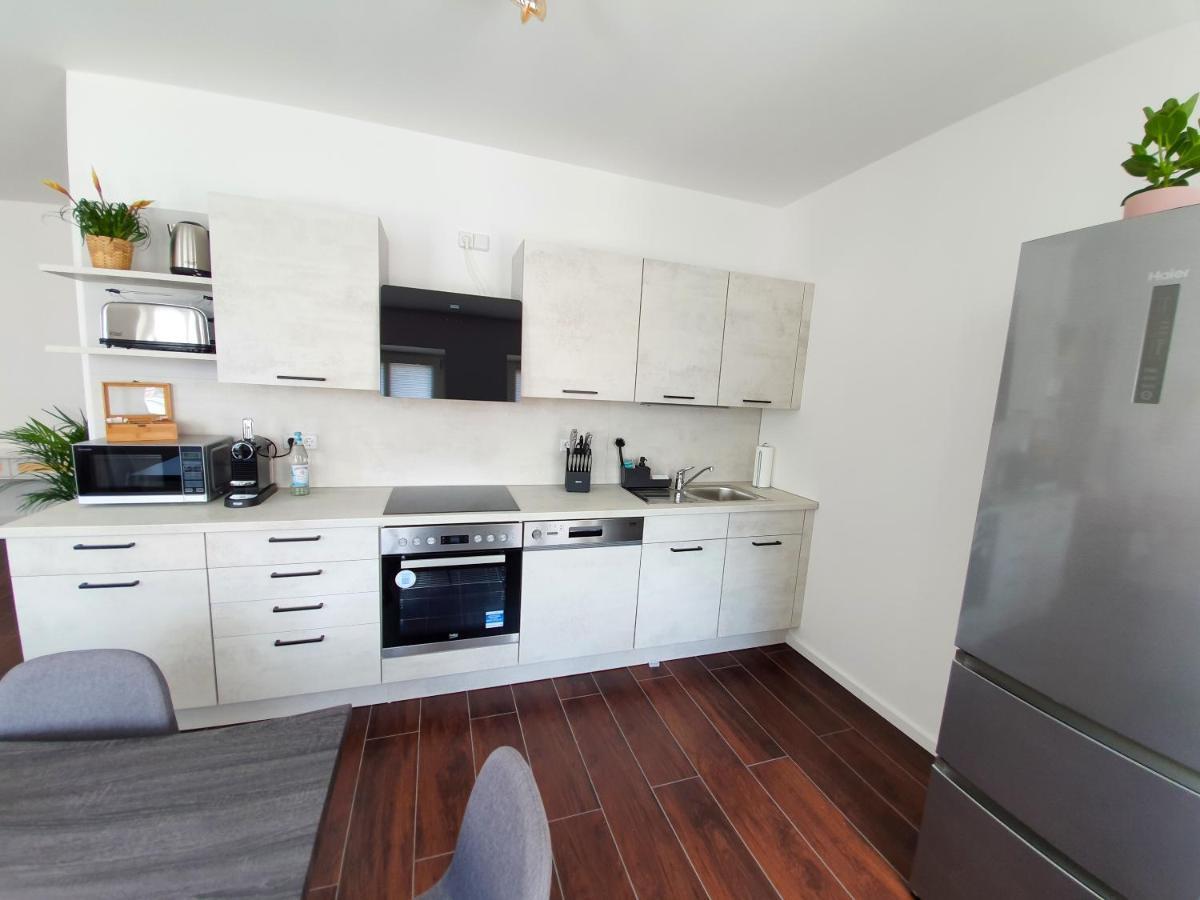 Pb Ferienwohnungen - Fewo 7 - Stilvoll Eingerichtetes Apartment Im Herzen Senftenbergs Dış mekan fotoğraf